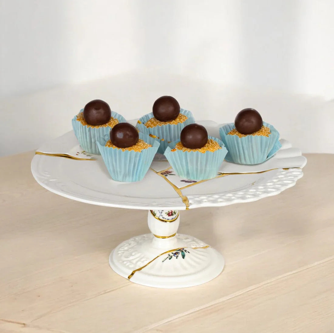 Cake stand
