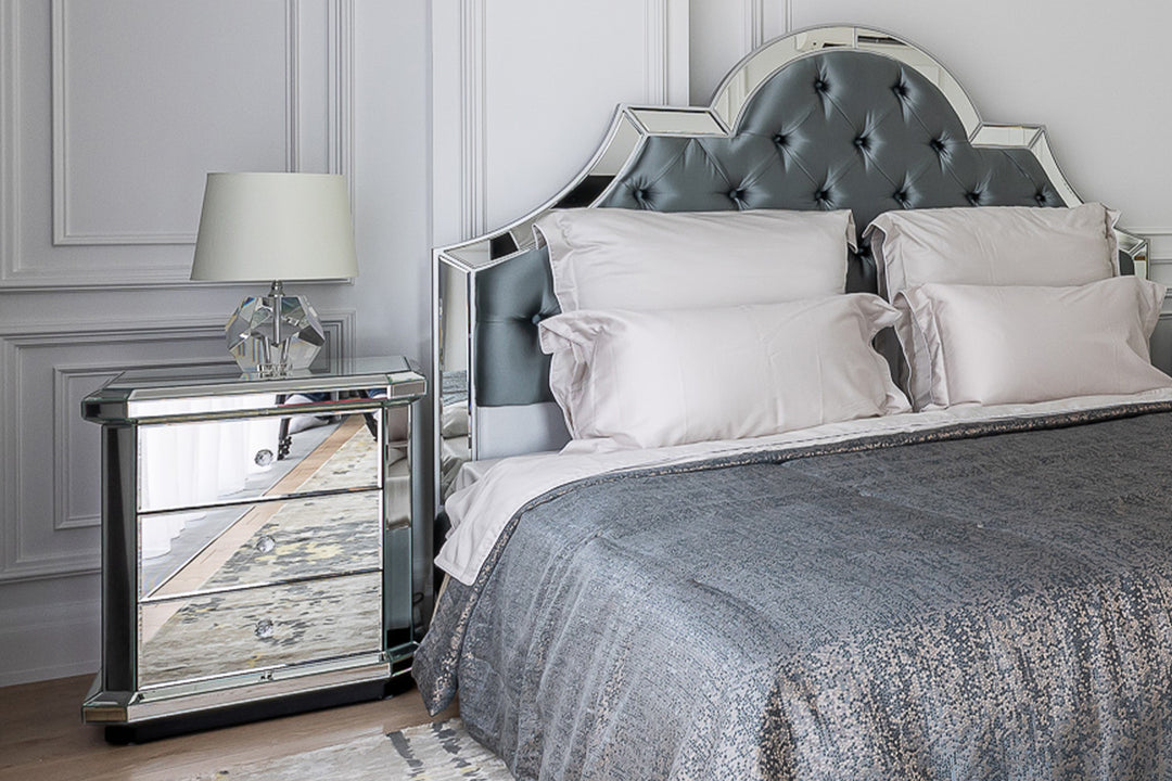 MEOR BED SIDE TABLE GD