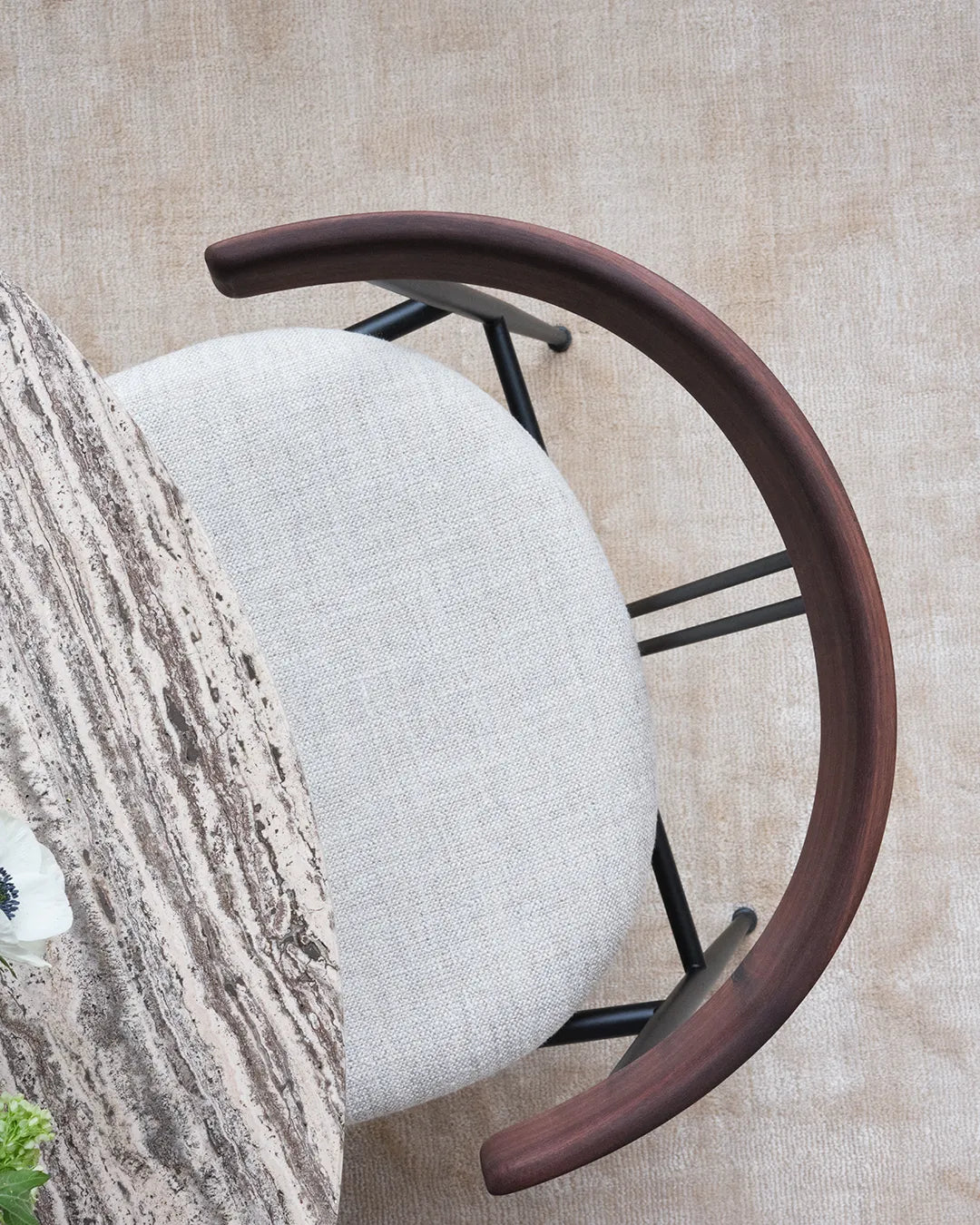 VIOLIN WALNUT DINING CHAIR