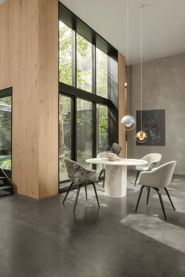 ROUND EPIC DINING TABLE