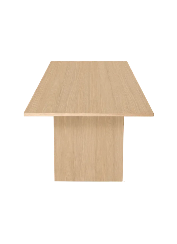PRIVATE DINING TABLES