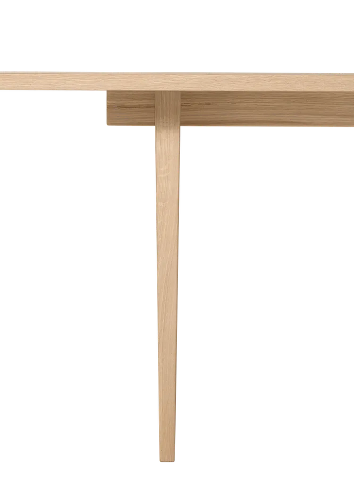 PRIVATE DINING TABLES