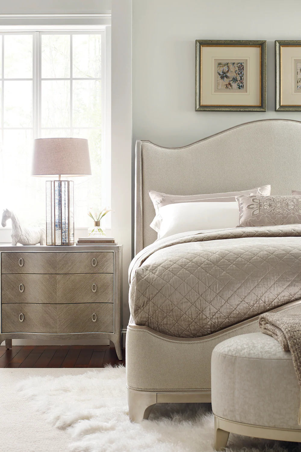 Serpentine Cream Bed