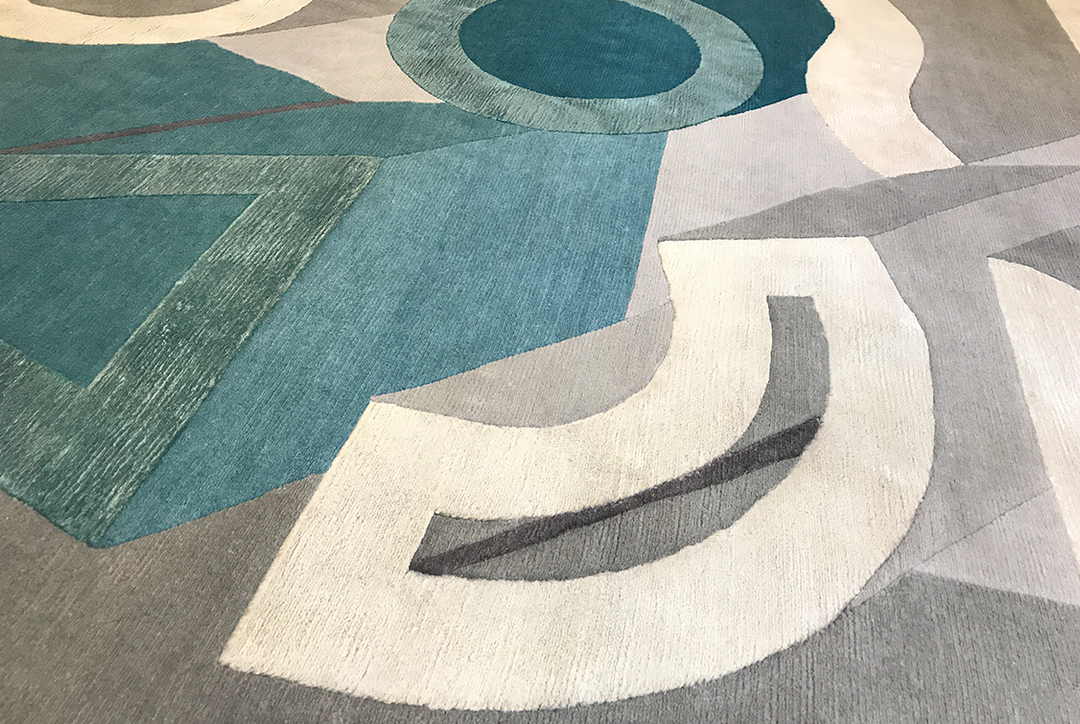 AREA RUG