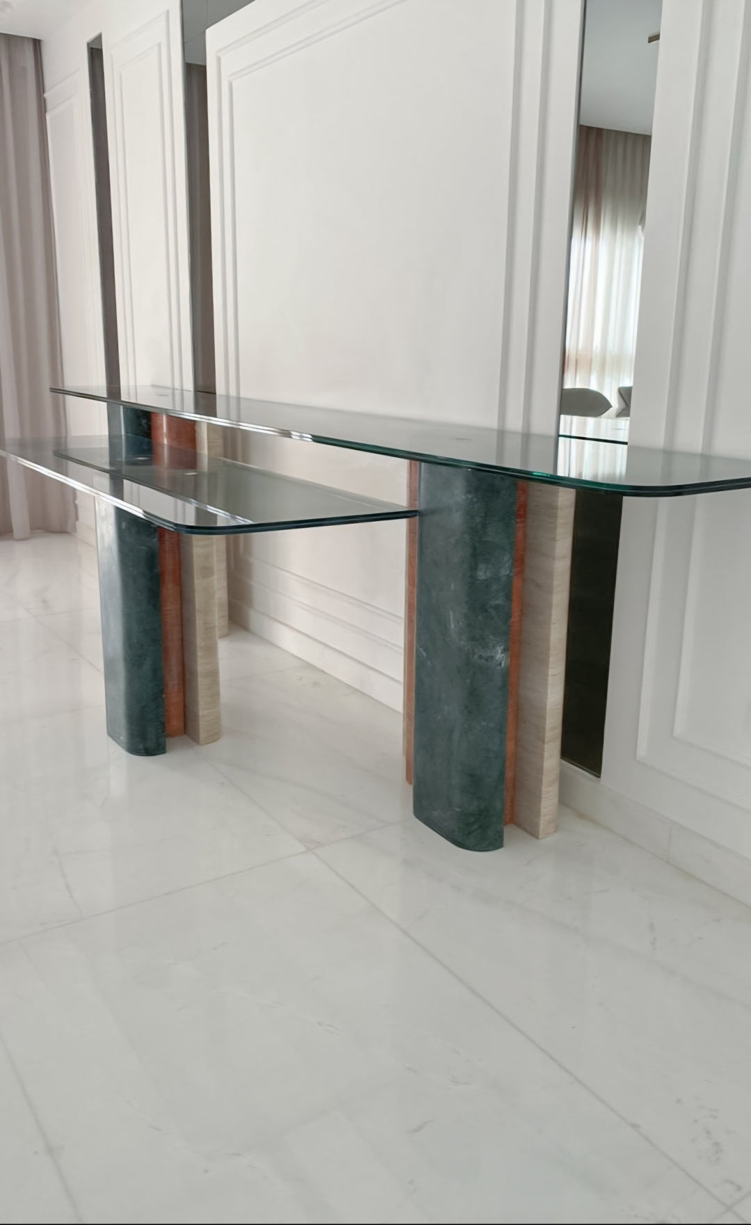 HIVE+  DINING TABLE