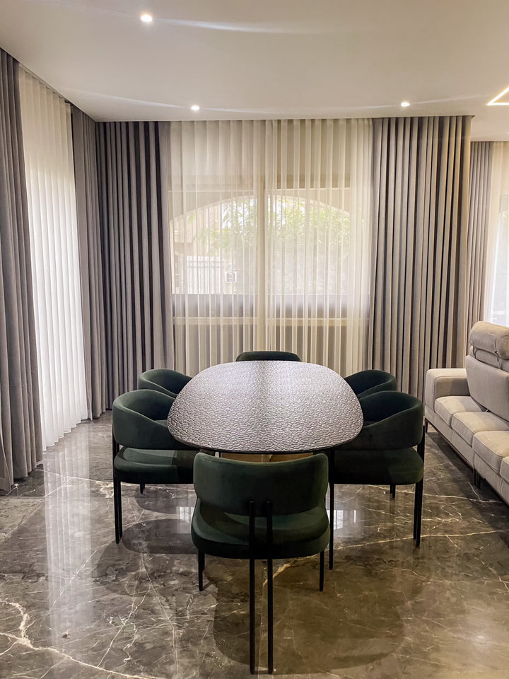 THE POMODORO DINING TABLE