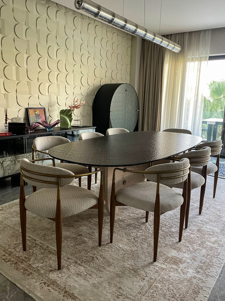 THE POMODORO DINING TABLE
