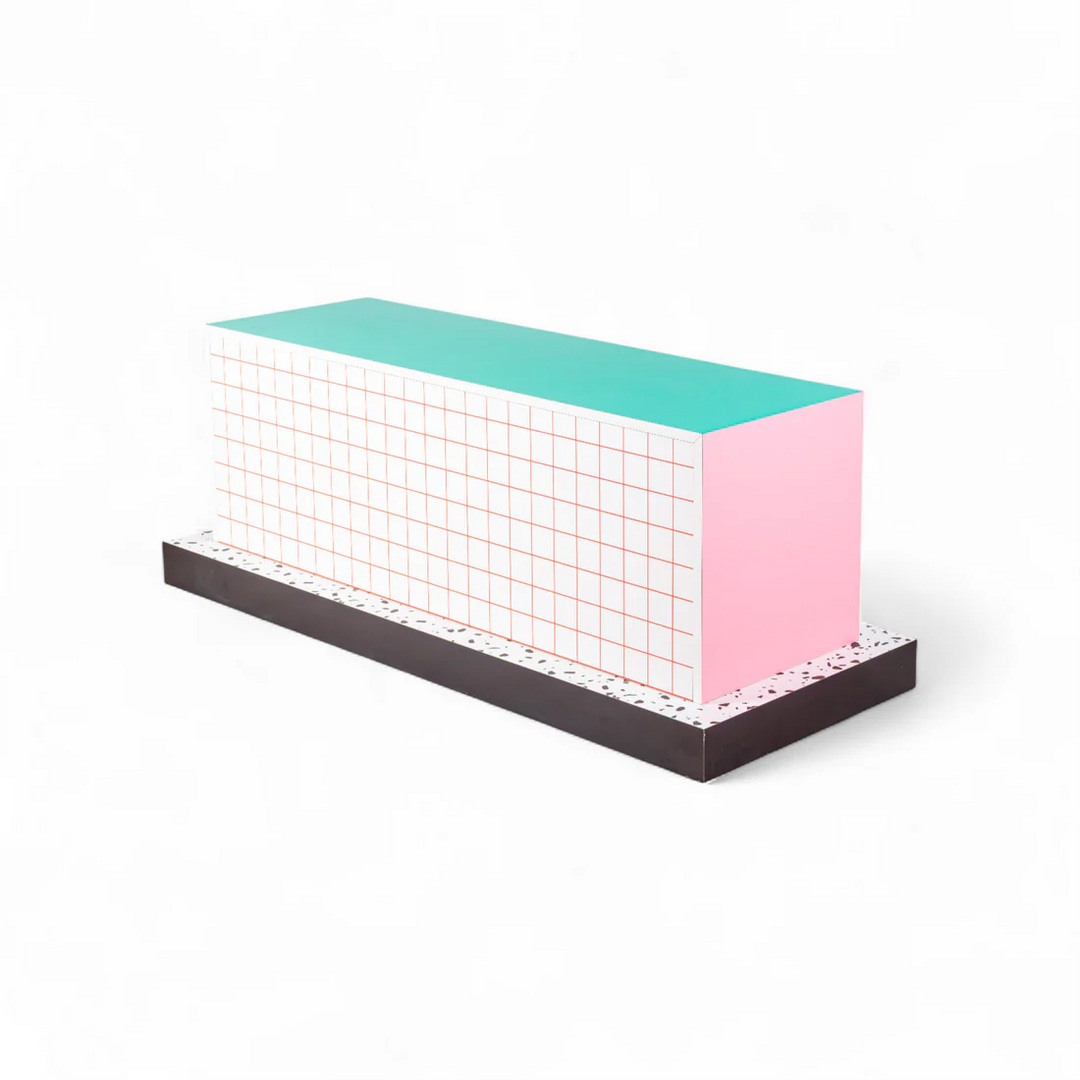 SUPERCABINET RED GRID