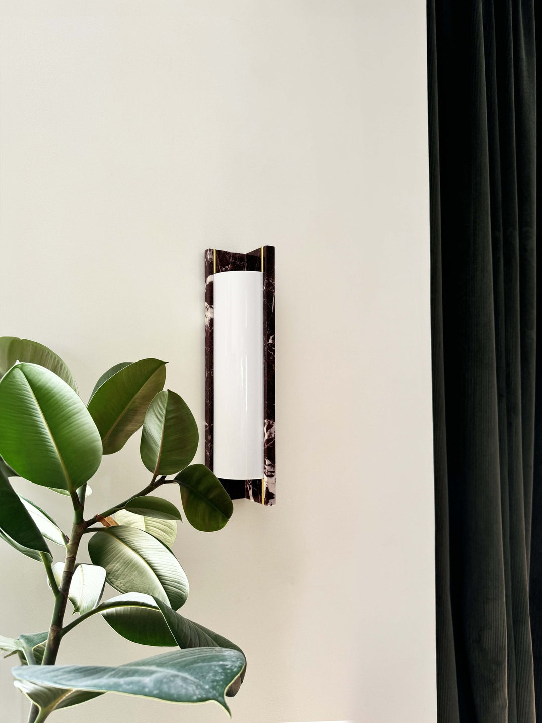TRIDA wall lamp