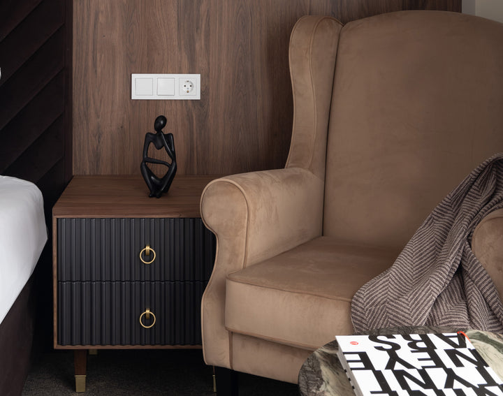 ARTG BED SIDE TABLE GD