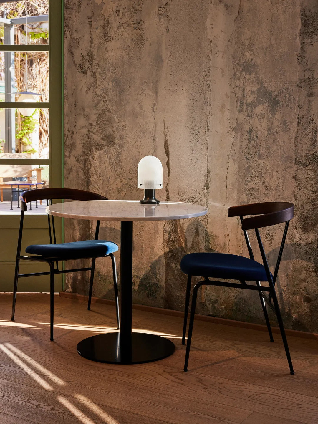 THE 1.0 DINING TABLE