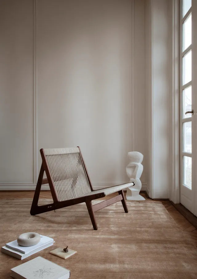 MR01 INITIAL ARMCHAIR