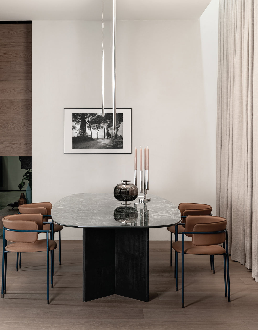 Wings Dining table