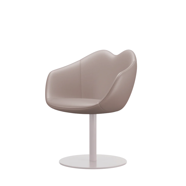 XOXO LEATHER CHAIR